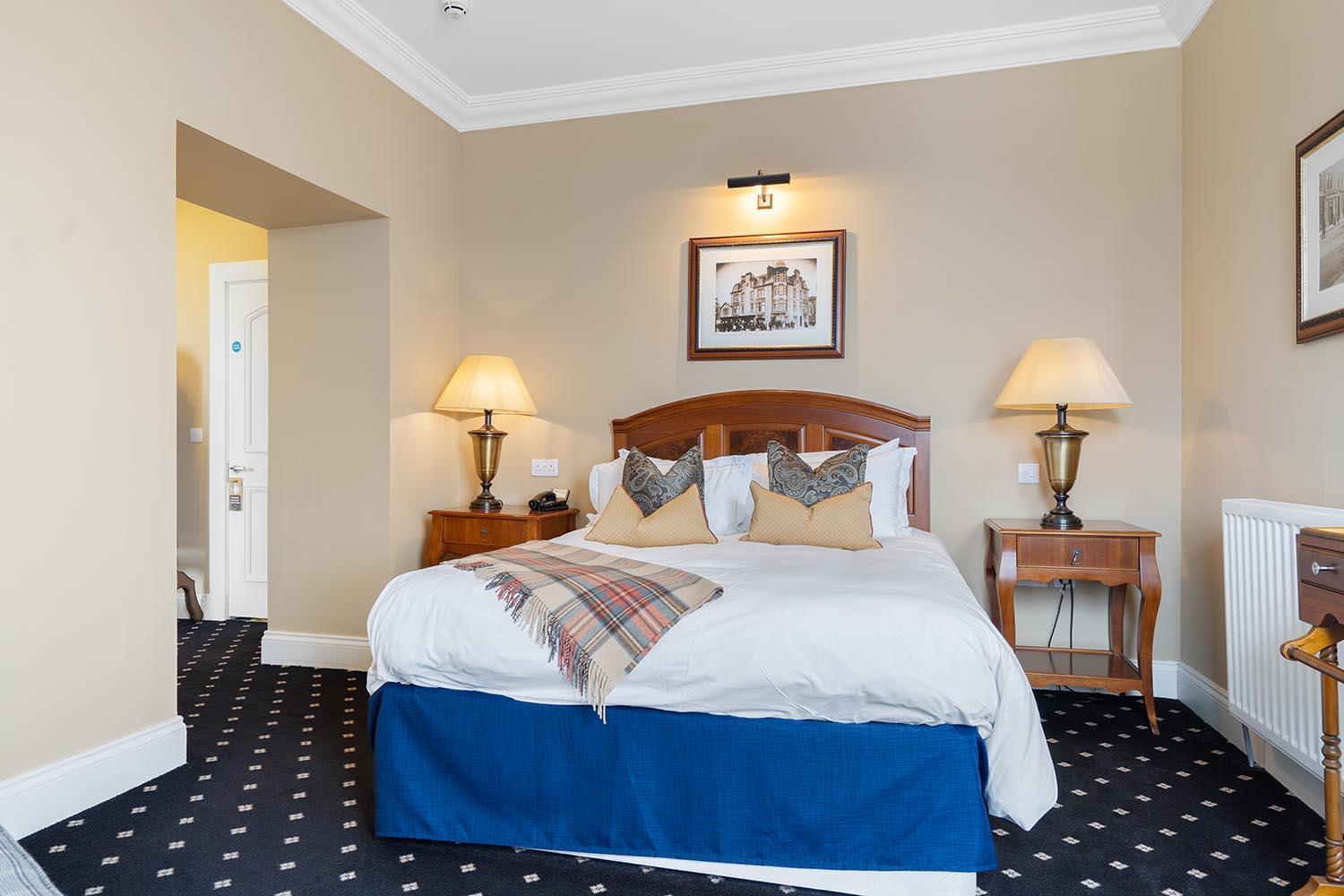 The Royal Hotel Campbeltown Room photo